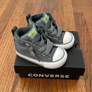 Converse Infant Size 4 Gray Hightop